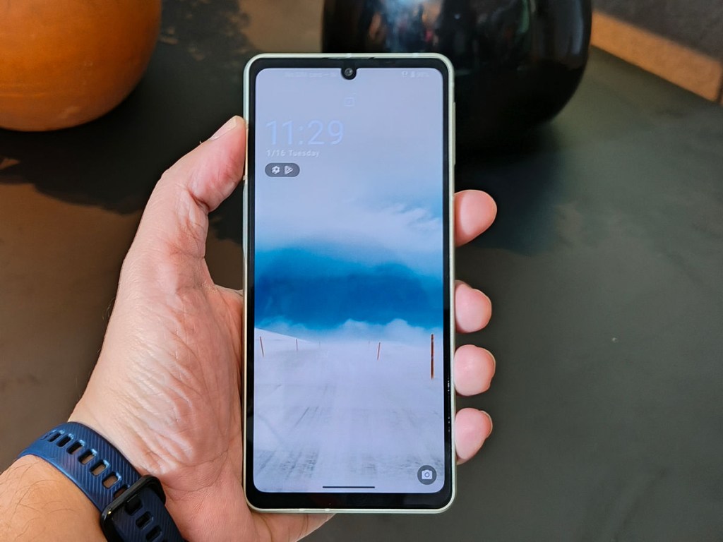 Kelebihan dan Kekurangan Sharp AQUOS&nbsp;Sense8