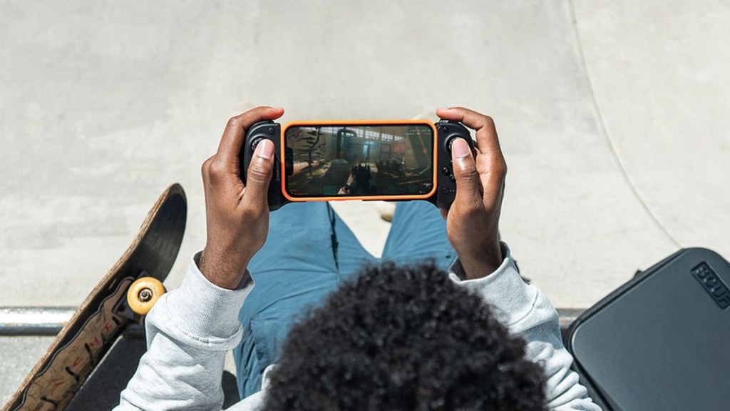 Corsair Scuf Nomad: Kontroler iPhone dengan Bluetooth dan Joystick Hall&nbsp;Effect