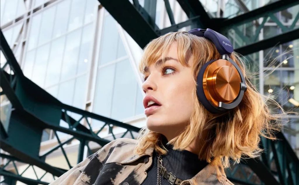 Dyson OnTrac: Headphone Premium dengan Beragam Pilihan Material dan Baterai Hingga 55&nbsp;Jam