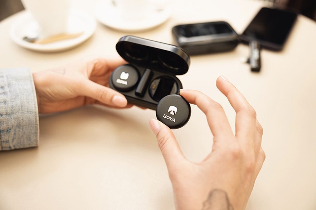 BOYA Omic: Mikrofon Nirkabel Ringkas dengan Waktu Guna Hingga 15&nbsp;Jam