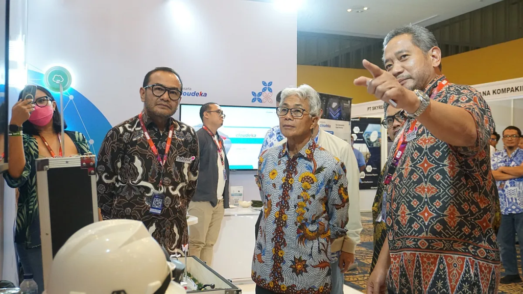 Indosat Business Kenalkan Solusi Teknologi Berbasis Kecerdasan Buatan untuk Revolusi Industri Hulu Migas Indonesia